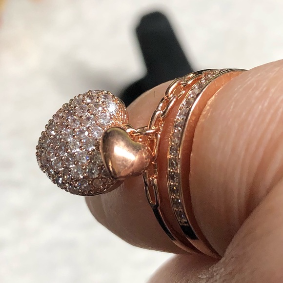 Yellow gold ring with pave heart-charm ring - Picture 15 of 15